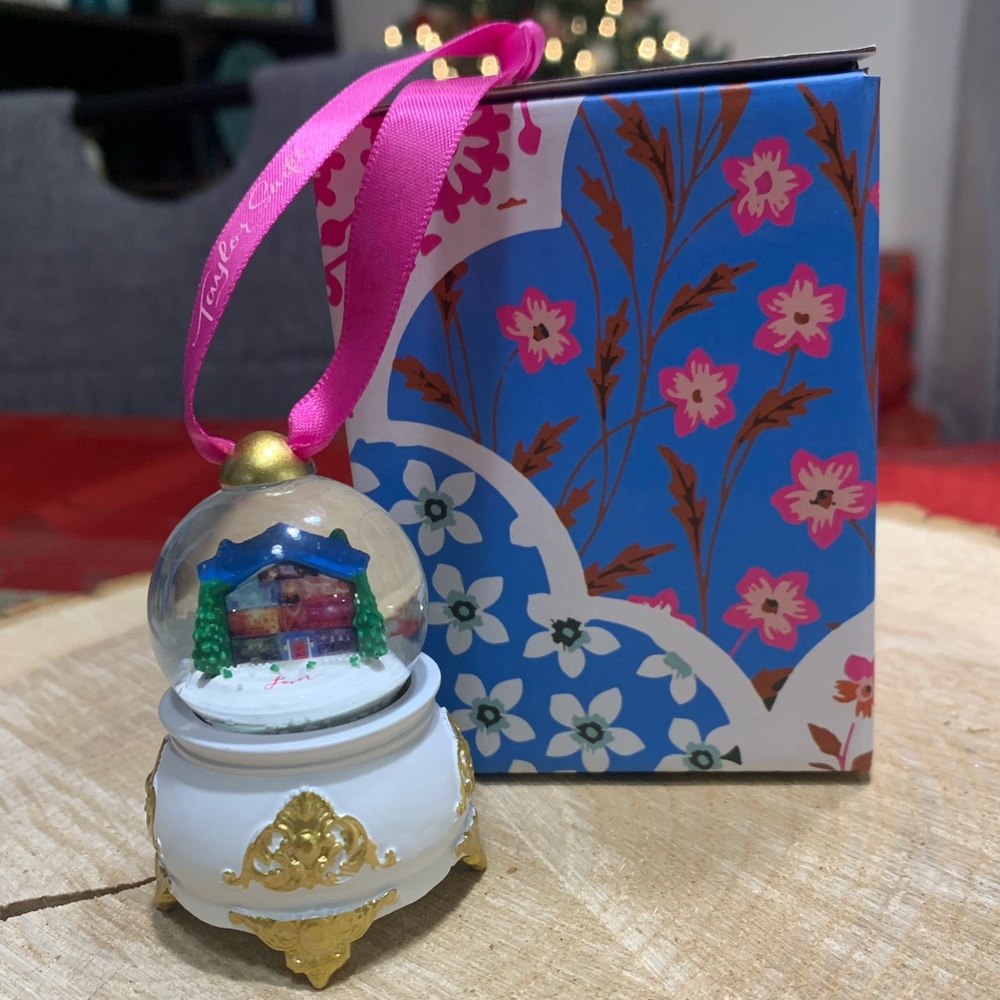 Taylor Swift Lover Snowglobe Ornament